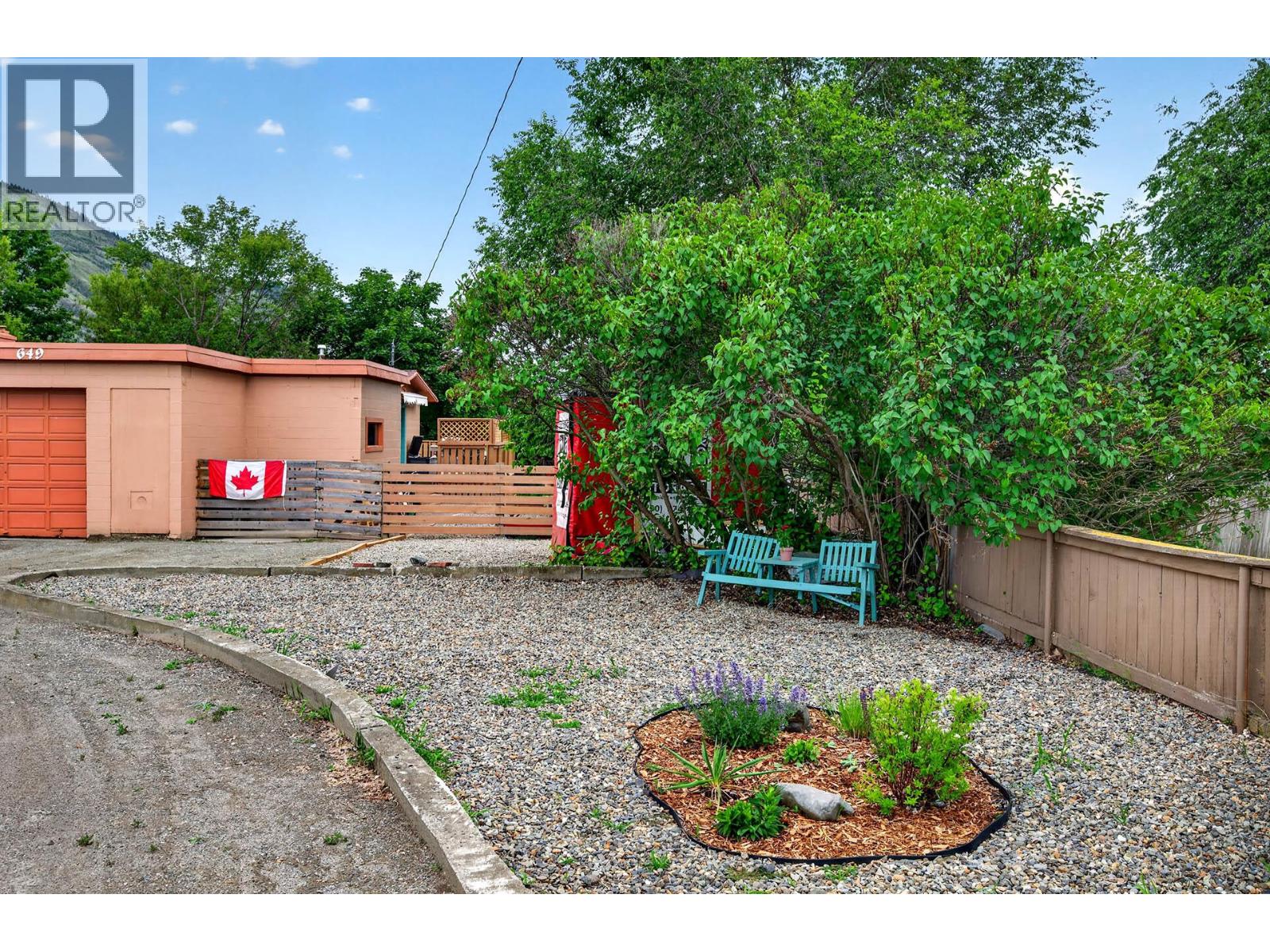 649 Sicamore Drive, Kamloops, British Columbia  V2B 6R6 - Photo 9 - 10390625