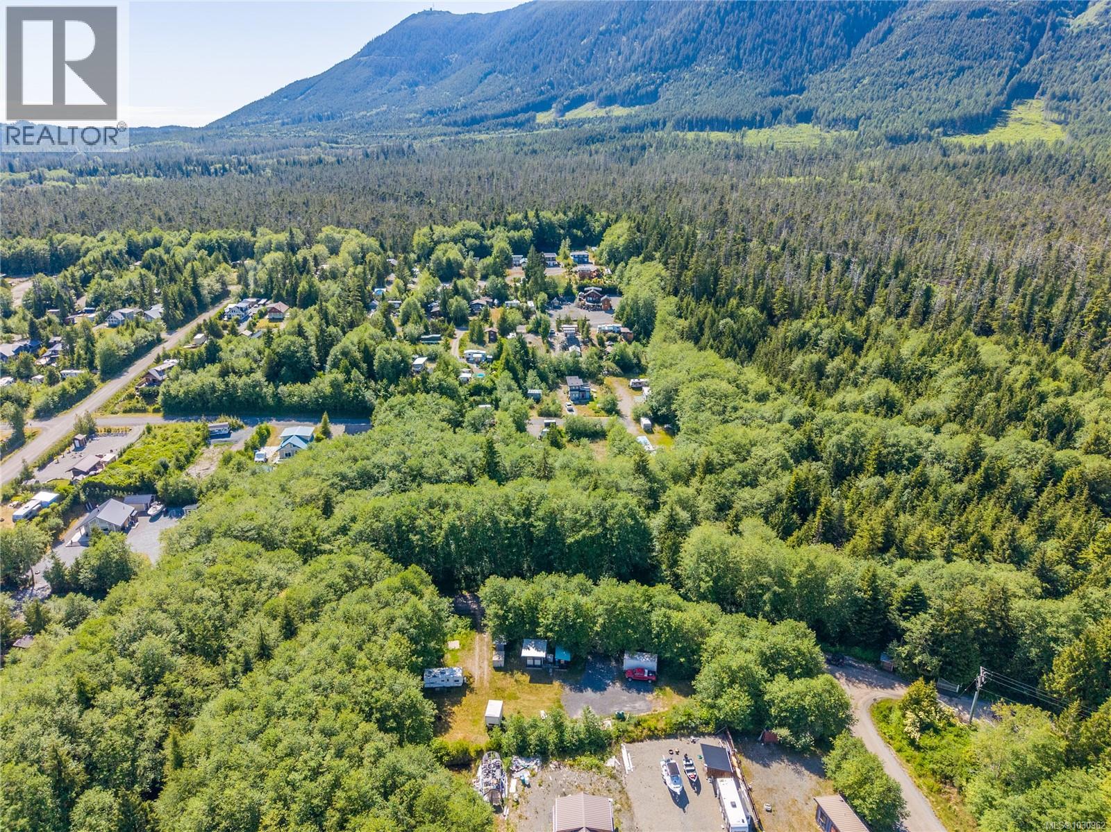 1182 Fourth Ave, Ucluelet, British Columbia V0R 3A0 - Photo 2 - 1030962