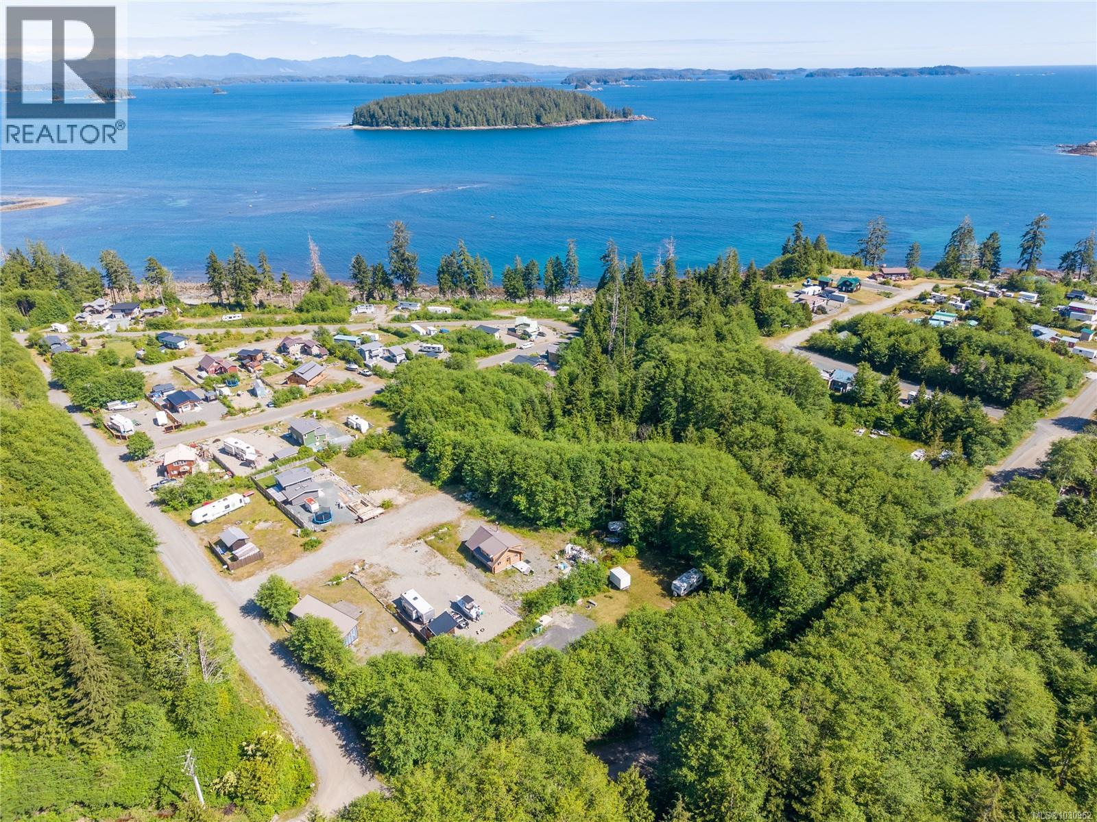 1182 Fourth Ave, Ucluelet, British Columbia V0R 3A0 - Photo 16 - 1030962