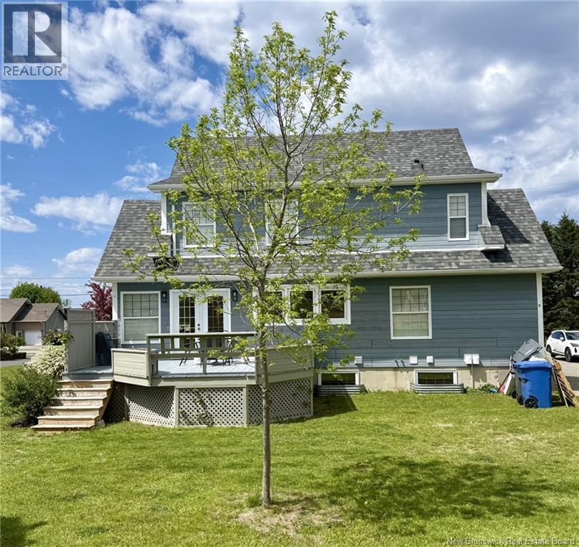 256 Rue Foulem, Caraquet, New Brunswick  E1W 1A4 - Photo 3 - NB141752