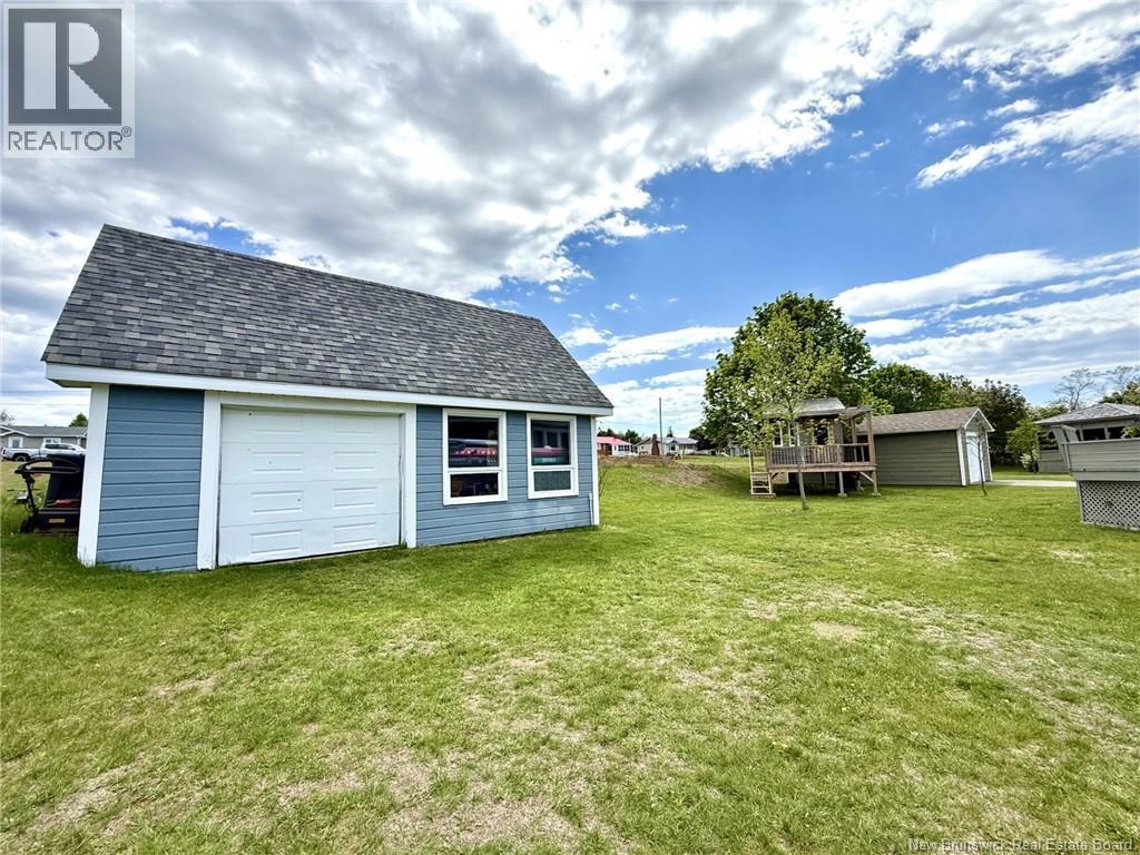 256 Rue Foulem, Caraquet, New Brunswick  E1W 1A4 - Photo 6 - NB141752