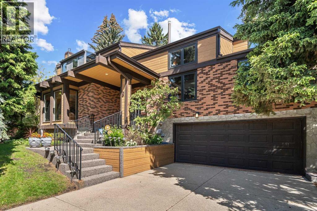 8 Varsplain Place NW, Calgary, Alberta  T3A 0C7 - Photo 1 - A2316291