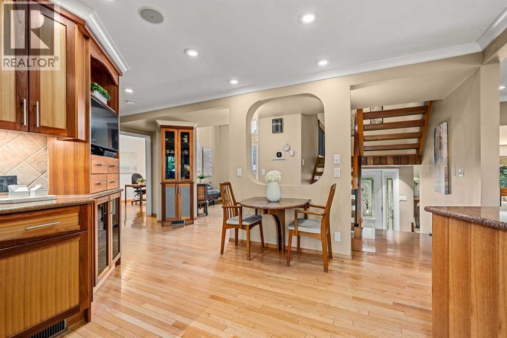 8 Varsplain Place NW, Calgary, Alberta  T3A 0C7 - Photo 17 - A2316291