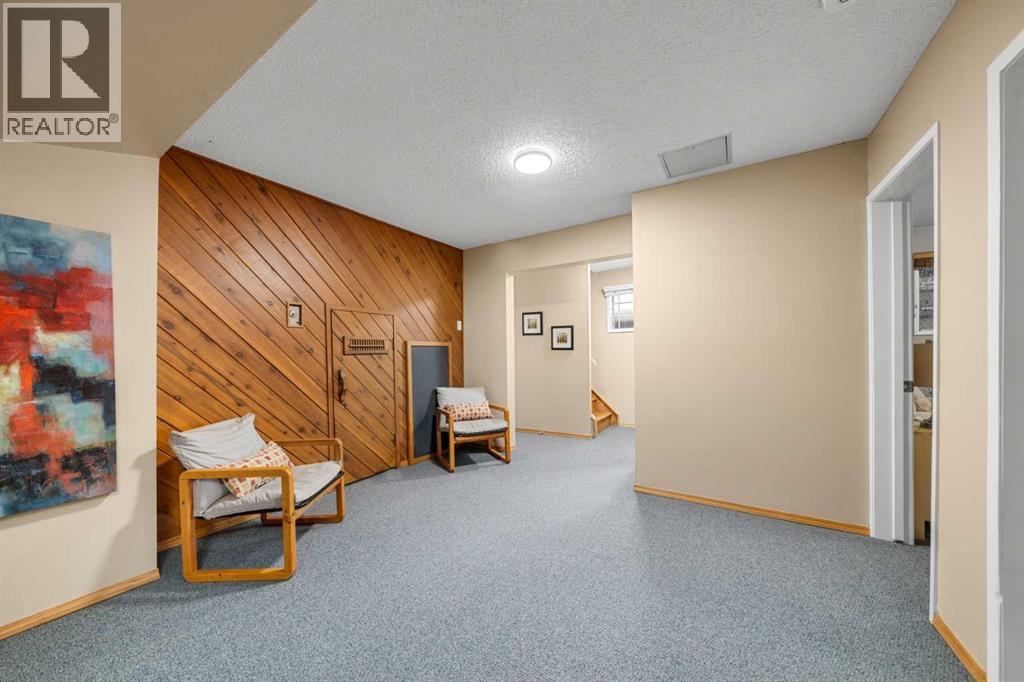 8 Varsplain Place NW, Calgary, Alberta  T3A 0C7 - Photo 36 - A2316291