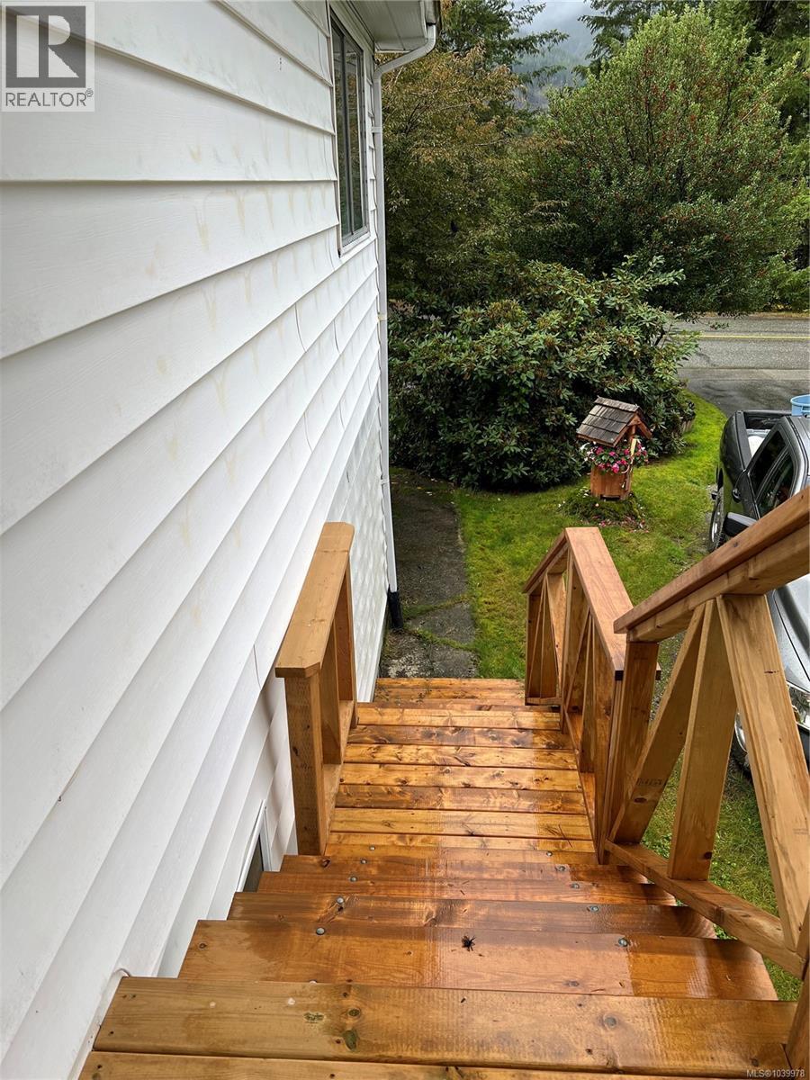 406 Matchlee Dr, Gold River, British Columbia V0R 1G0 - Photo 21 - 1039978