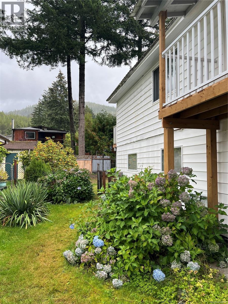 406 Matchlee Dr, Gold River, British Columbia V0R 1G0 - Photo 37 - 1039978