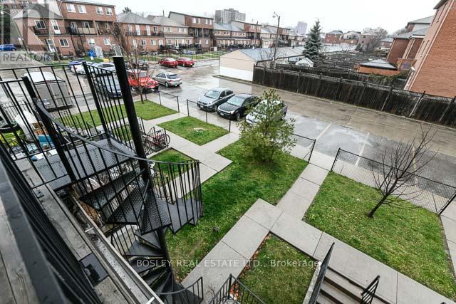 226 Wiltshire Avenue, Toronto, Ontario  M6N 5G2 - Photo 12 - W13429532