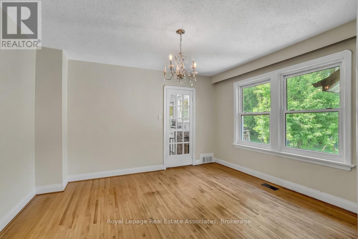 11 Ben Machree Drive, Mississauga, Ontario  L5H 2S2 - Photo 15 - W13157164