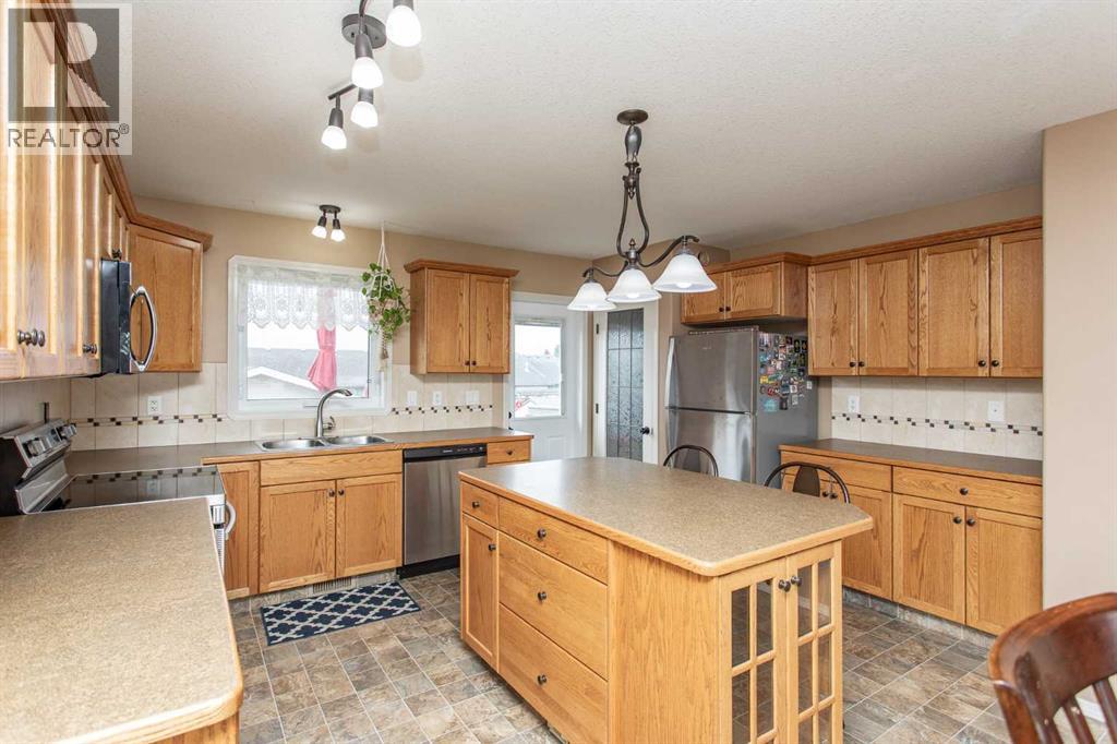 74 Pine Crescent, Blackfalds, Alberta  T4M 0E2 - Photo 6 - A2320213
