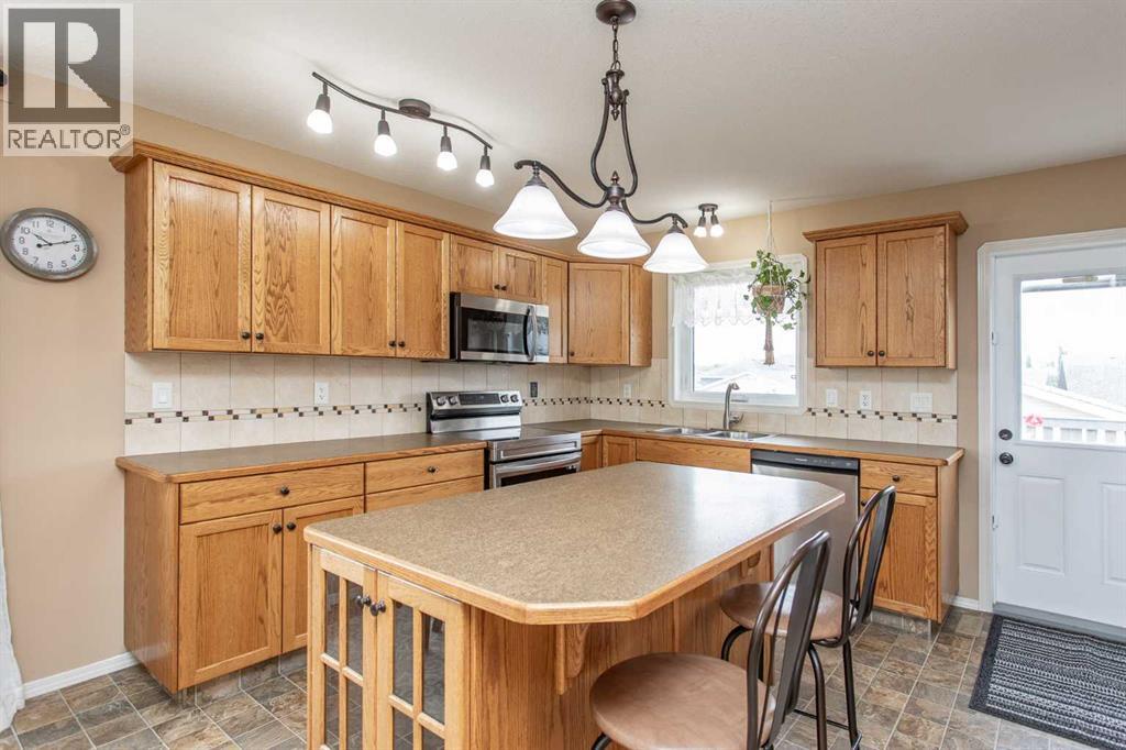 74 Pine Crescent, Blackfalds, Alberta  T4M 0E2 - Photo 7 - A2320213