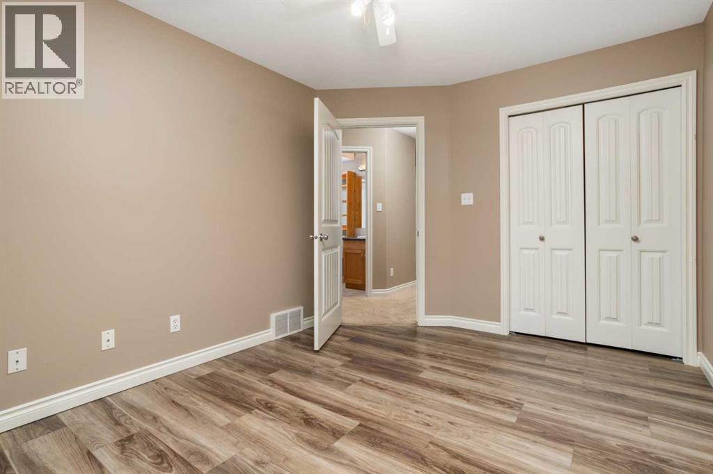 201, 4915 45 Street, Camrose, Alberta  T4V 1E3 - Photo 11 - A2315268