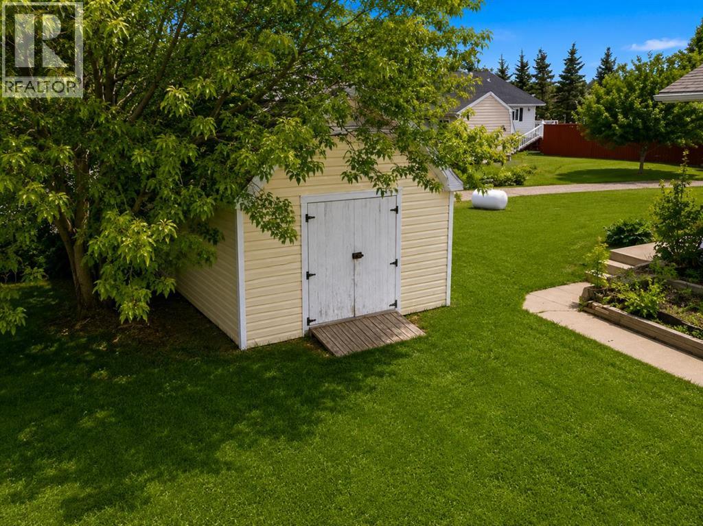 9105 Forest Street, La Crete, Alberta  T0H 2H0 - Photo 30 - A2292436