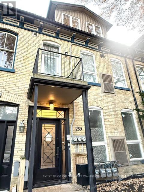1a - 259 Gerrard Street E