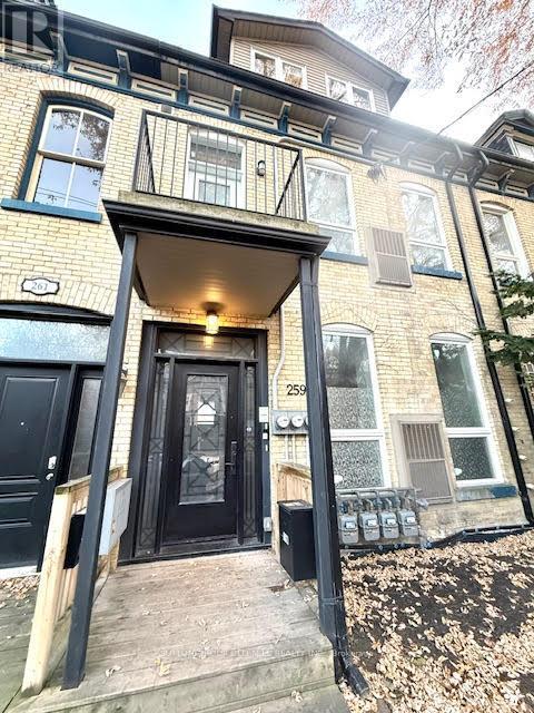 2a - 259 Gerrard Street E