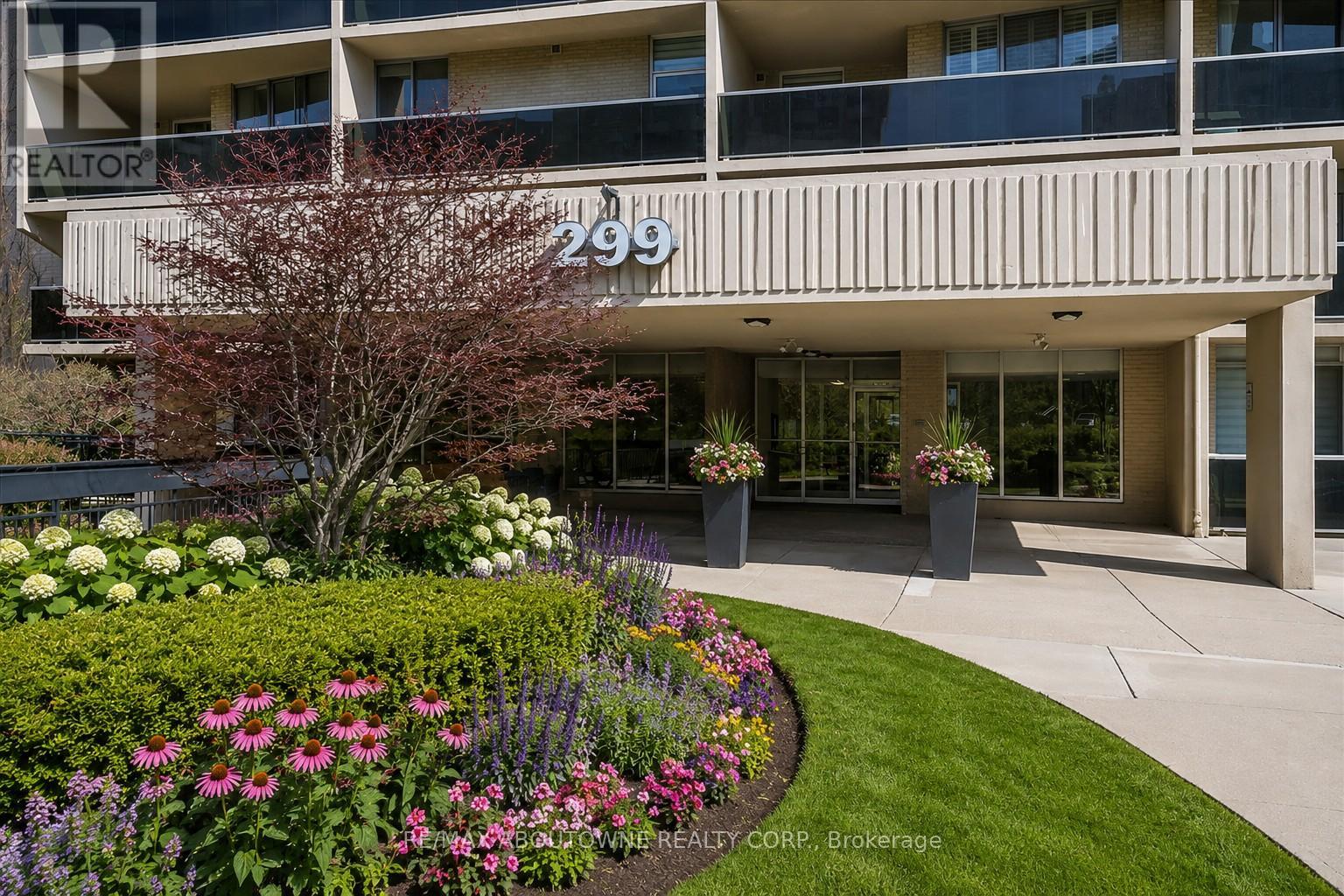Beautifully maintained condo in the heart of Etobicoke.  This bright unit offers 2 spacious bedrooms, 2 renovated bathrooms, laundry room, renovated kitchen with plenty of cabinet and counter space, large  large in suite storage room,   hardwood flooring and spacious den, open to large living and dining area.  Walk out to an exceptionally large balcony with panoramic views.  There are 2 parking spots with this unit. Impressive amenities include indoor and outdoor swimming pools, fully equipped exercise room, sauna, hot tub,  2 party rooms - One in building and the other is in the Rec Centre, basketball court, squash court, tennis court and an indoor driving range. Convenient commuting with multiple TTC routes just outside your door.  Minutes away from top rated schools, Centennial Park, Sherway Gardens, Kipling Station, Kipling Go, major highways and Pearson Airport. This is a well managed building offering comfort, convenience in a sought after location.   Look no further, this condominium has it all! (id:48254)