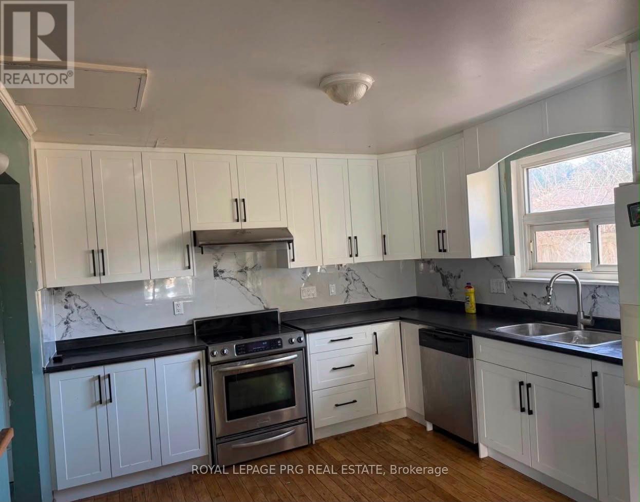 4 Duke Road, Brampton, Ontario  L6T 3K1 - Photo 4 - W13436982