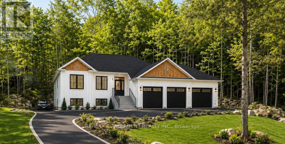 8 GLEN EAGLE COURT, Huntsville, Ontario