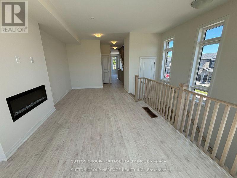 1 Cherry Hill Lane, Barrie (Painswick South), Ontario  L9J 0M7 - Photo 12 - S13439218