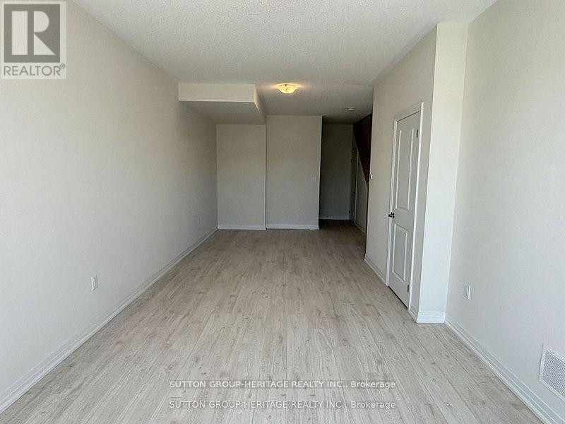 1 Cherry Hill Lane, Barrie (Painswick South), Ontario  L9J 0M7 - Photo 16 - S13439218