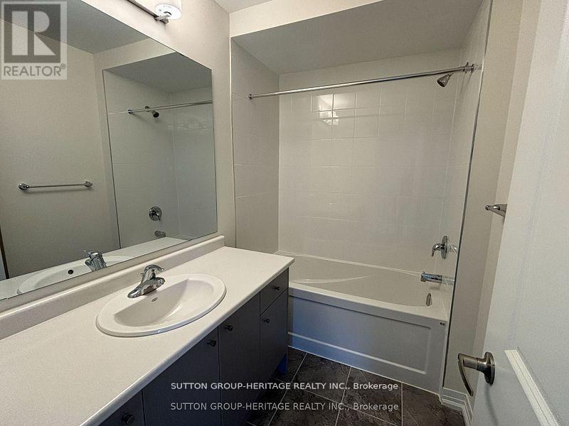 1 Cherry Hill Lane, Barrie (Painswick South), Ontario  L9J 0M7 - Photo 24 - S13439218
