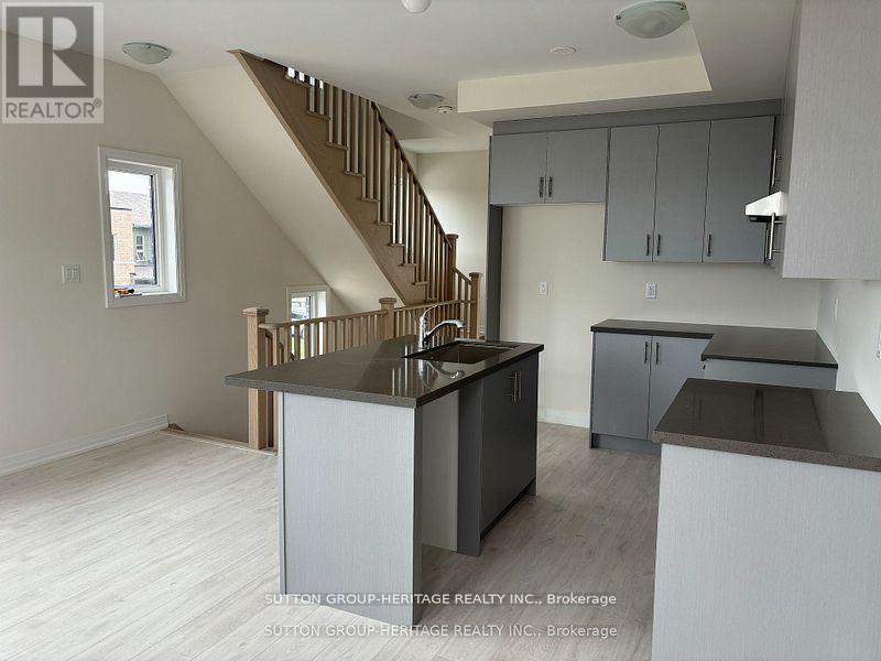 1 Cherry Hill Lane, Barrie (Painswick South), Ontario  L9J 0M7 - Photo 8 - S13439218