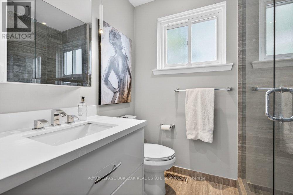 2341 Duncaster Drive, Burlington, Ontario  L7P 4C3 - Photo 21 - W13438774