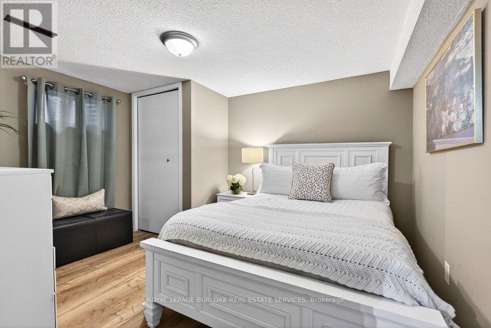 2341 Duncaster Drive, Burlington, Ontario  L7P 4C3 - Photo 26 - W13438774