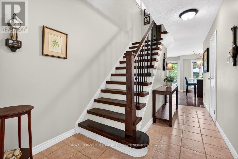 2341 Duncaster Drive, Burlington, Ontario  L7P 4C3 - Photo 7 - W13438774