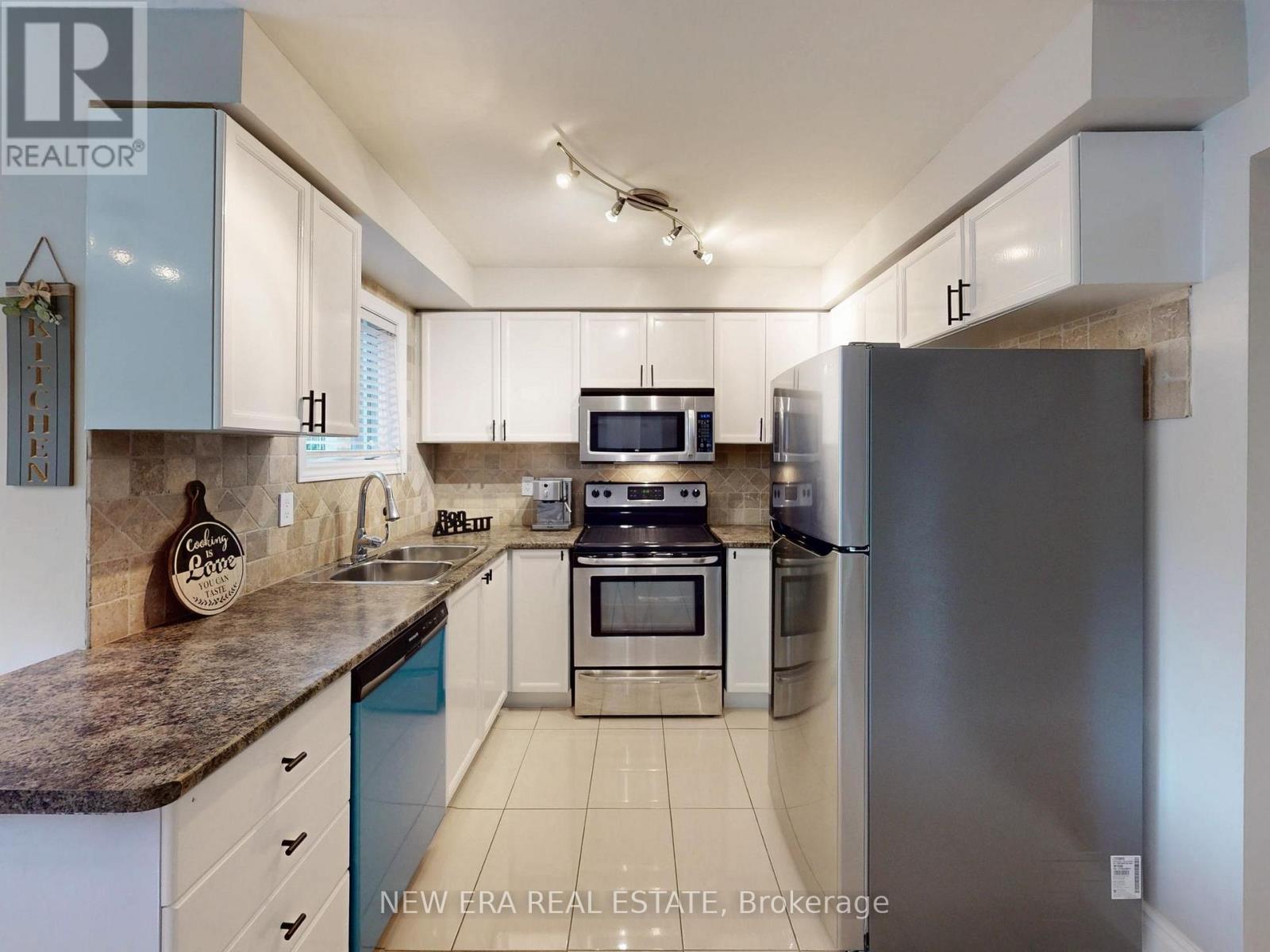 5380 Floral Hill Crescent, Mississauga, Ontario  L5V 1V3 - Photo 10 - W13438794