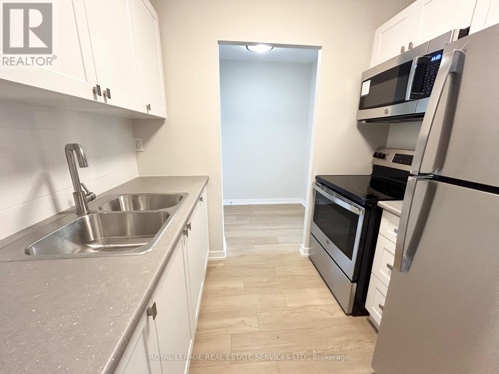 1005 - 82 Millside Drive, Milton, Ontario  L9T 4A1 - Photo 6 - W13438806