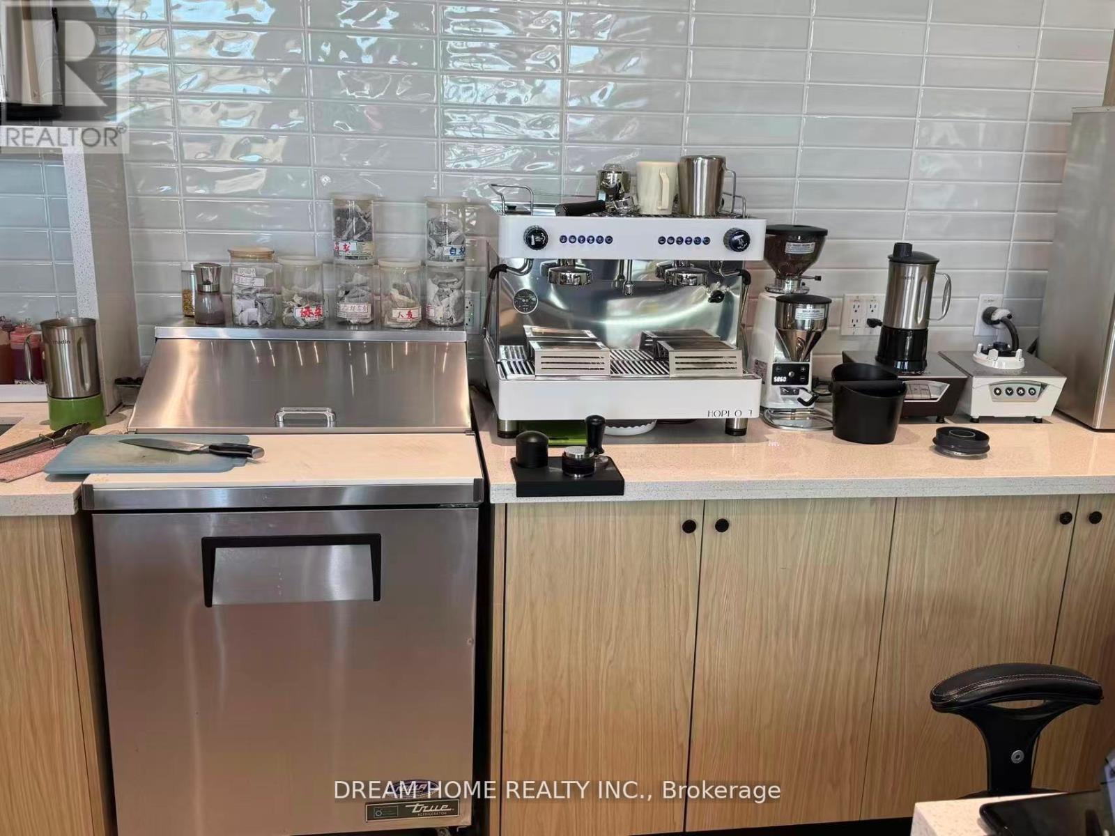 10 - 2145 Dunwin Drive, Mississauga, Ontario  L5L 4L9 - Photo 3 - W13438828
