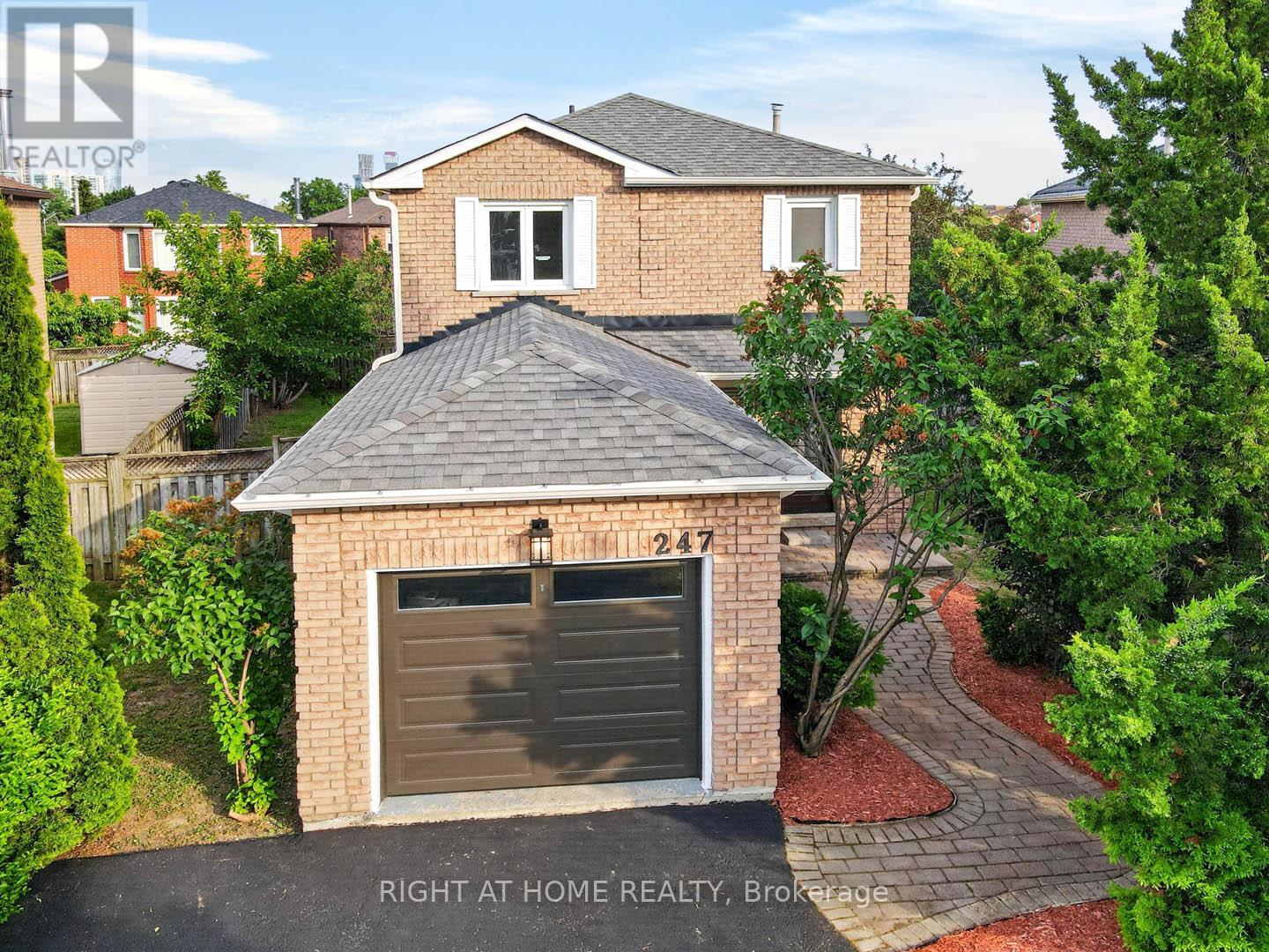 247 GLENN HAWTHORNE BOULEVARD, Mississauga, Ontario