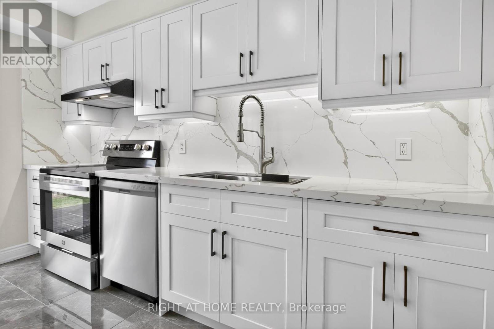 247 Glenn Hawthorne Boulevard, Mississauga, Ontario  L5R 2M5 - Photo 15 - W13438898
