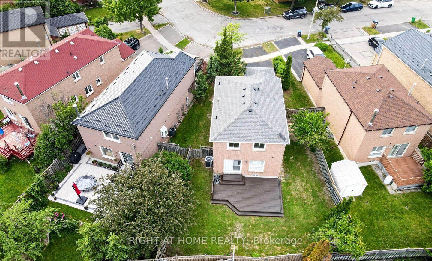 247 Glenn Hawthorne Boulevard, Mississauga, Ontario  L5R 2M5 - Photo 3 - W13438898