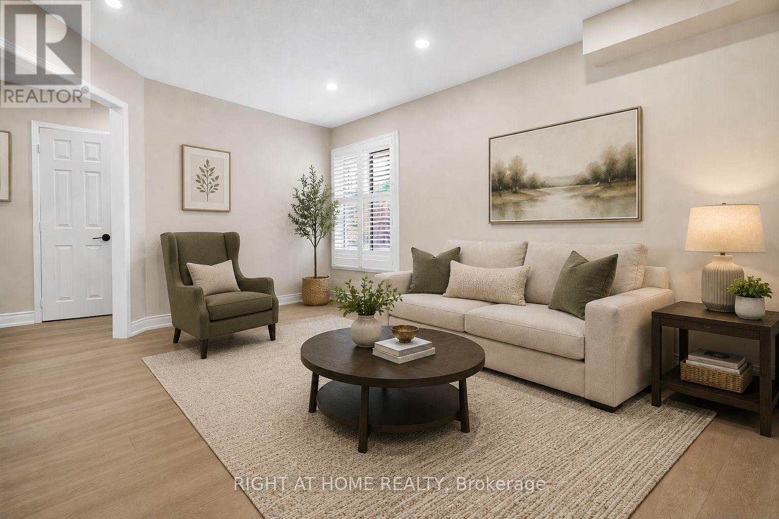247 Glenn Hawthorne Boulevard, Mississauga, Ontario  L5R 2M5 - Photo 4 - W13438898