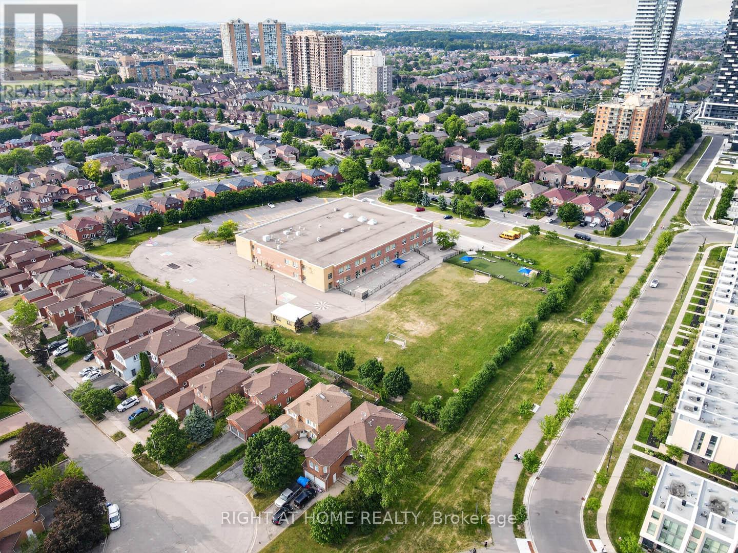 247 Glenn Hawthorne Boulevard, Mississauga, Ontario  L5R 2M5 - Photo 40 - W13438898