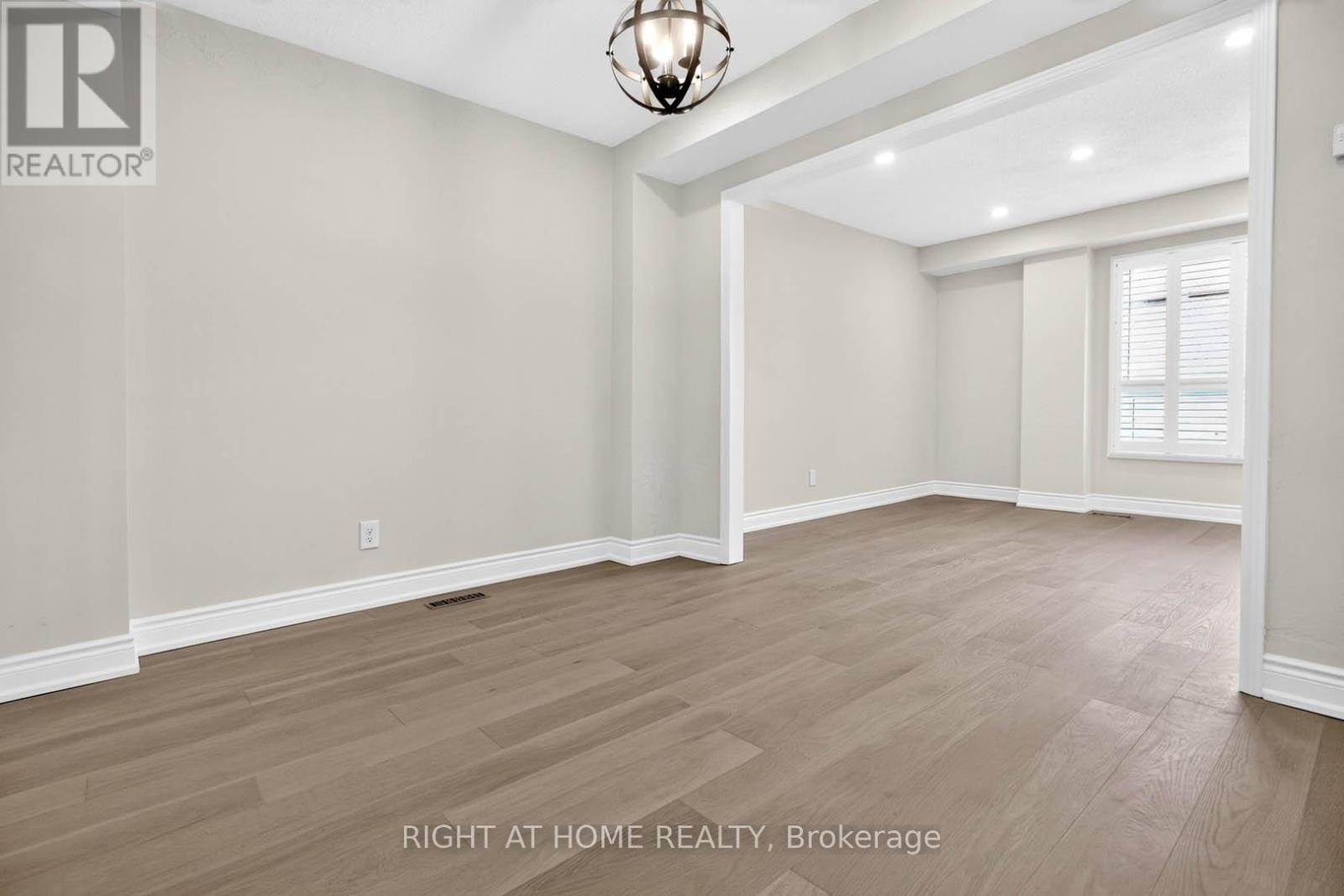 247 Glenn Hawthorne Boulevard, Mississauga, Ontario  L5R 2M5 - Photo 7 - W13438898