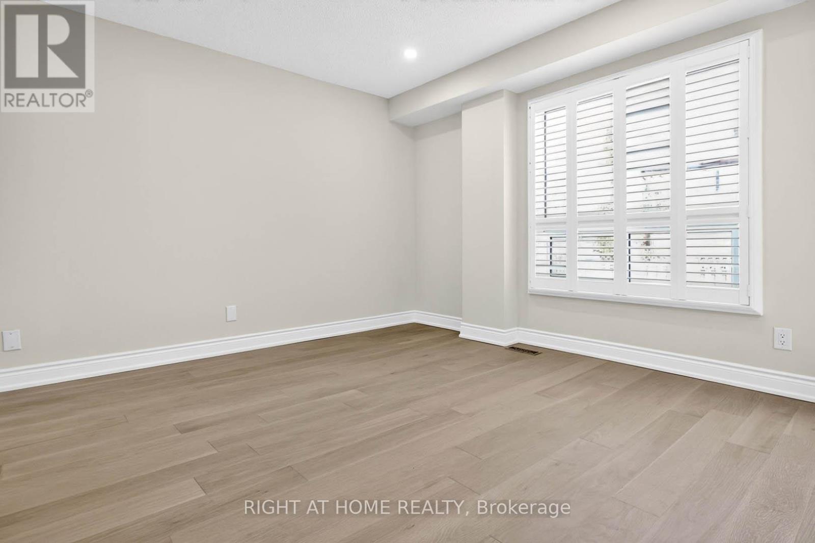 247 Glenn Hawthorne Boulevard, Mississauga, Ontario  L5R 2M5 - Photo 9 - W13438898