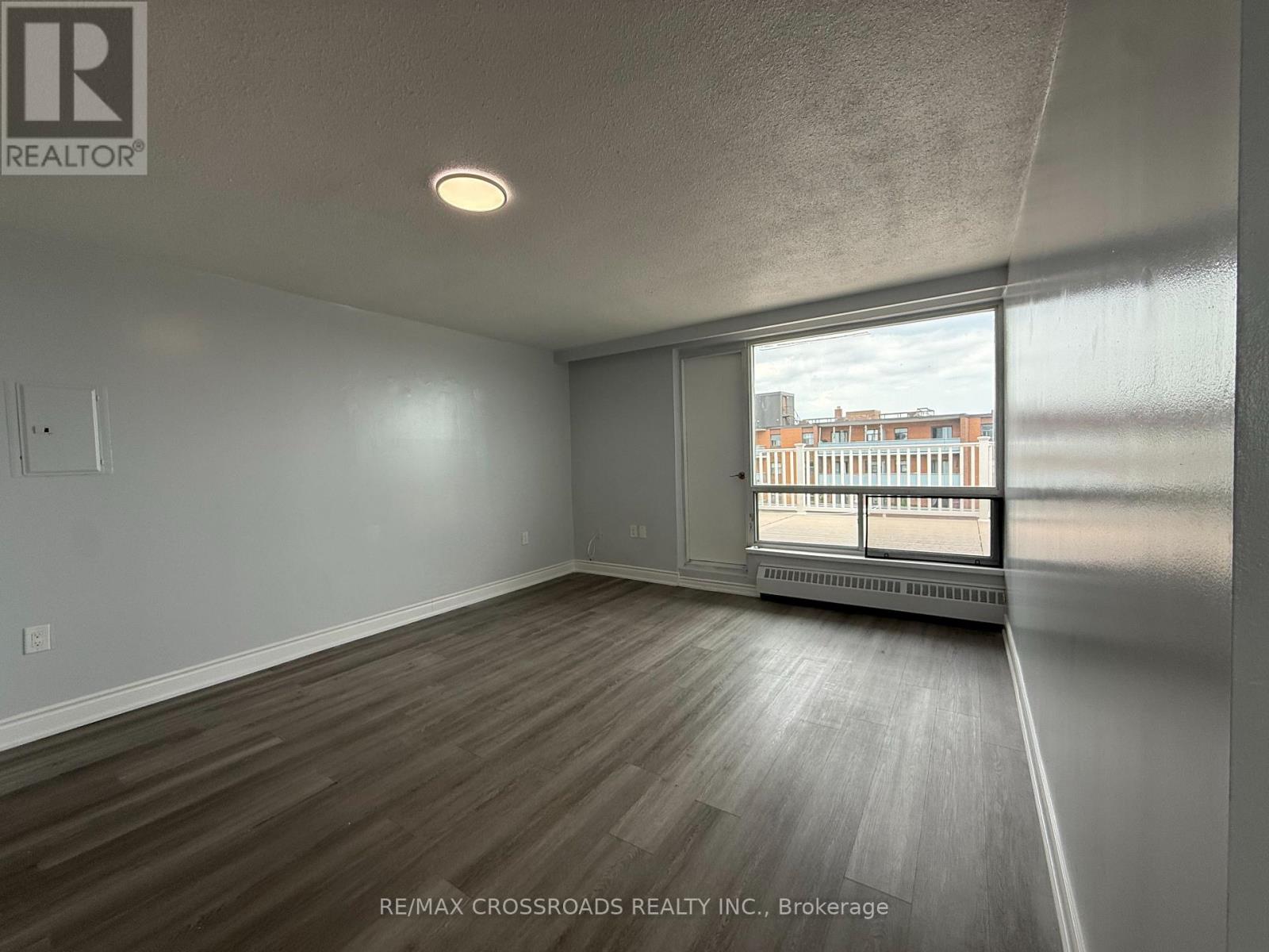 802 - 363 Lakeshore Road E, Mississauga, Ontario  L5G 1H7 - Photo 4 - W13438908