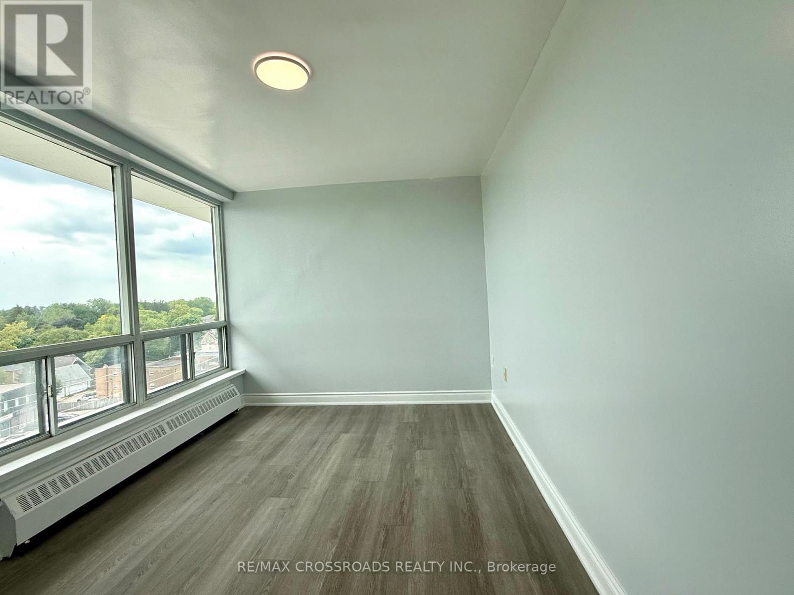 802 - 363 Lakeshore Road E, Mississauga, Ontario  L5G 1H7 - Photo 8 - W13438908