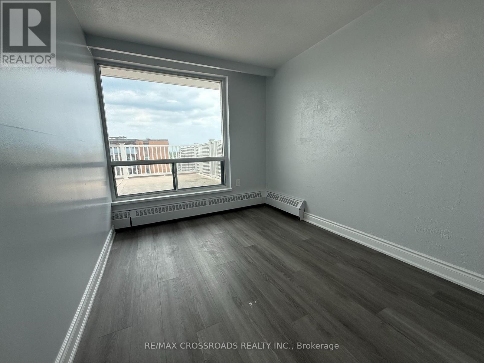 802 - 363 Lakeshore Road E, Mississauga, Ontario  L5G 1H7 - Photo 9 - W13438908