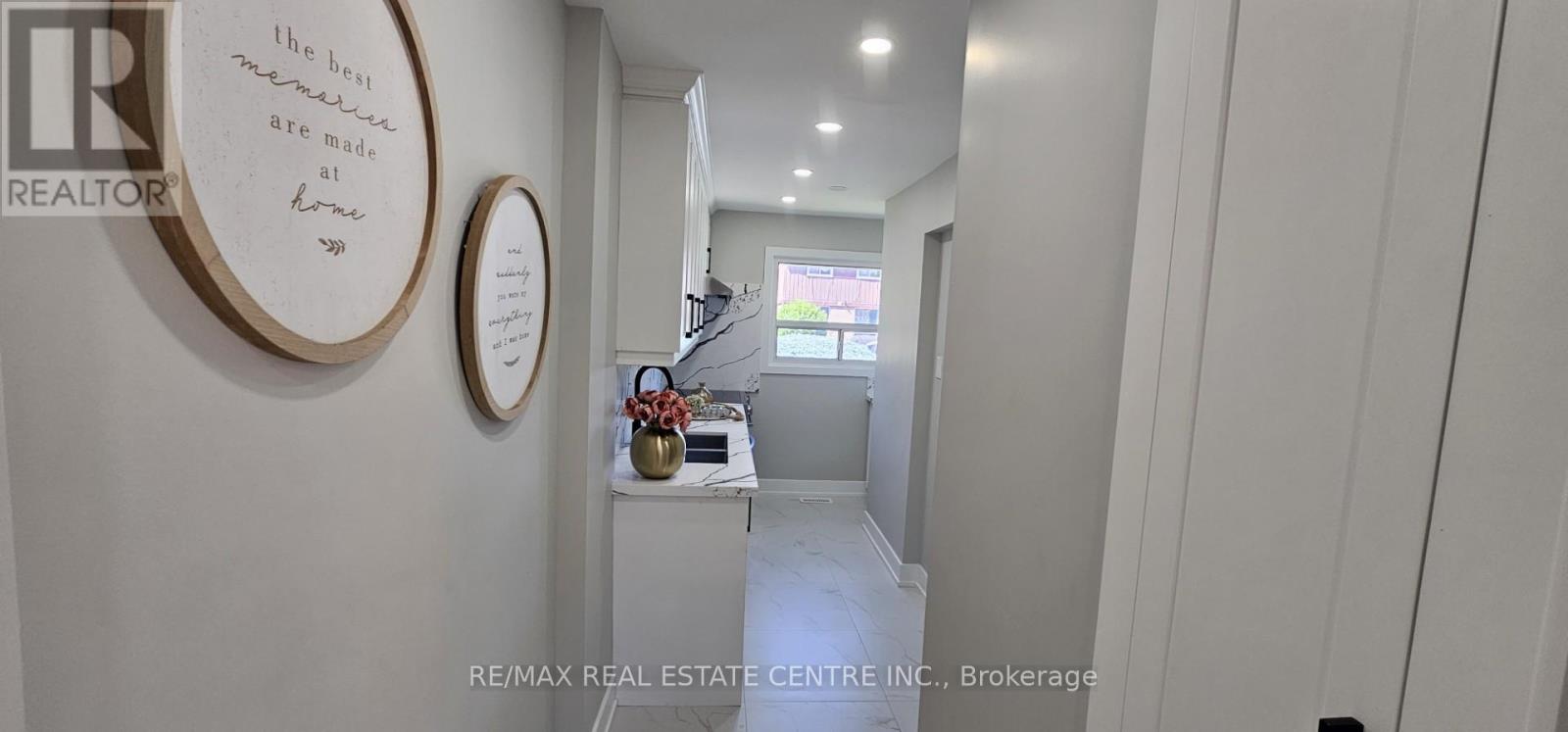 7 Great Oak Court, Brampton, Ontario  L6S 2J9 - Photo 7 - W13438918