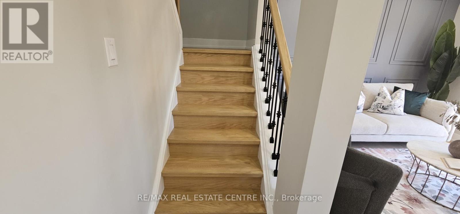 7 Great Oak Court, Brampton, Ontario  L6S 2J9 - Photo 9 - W13438918