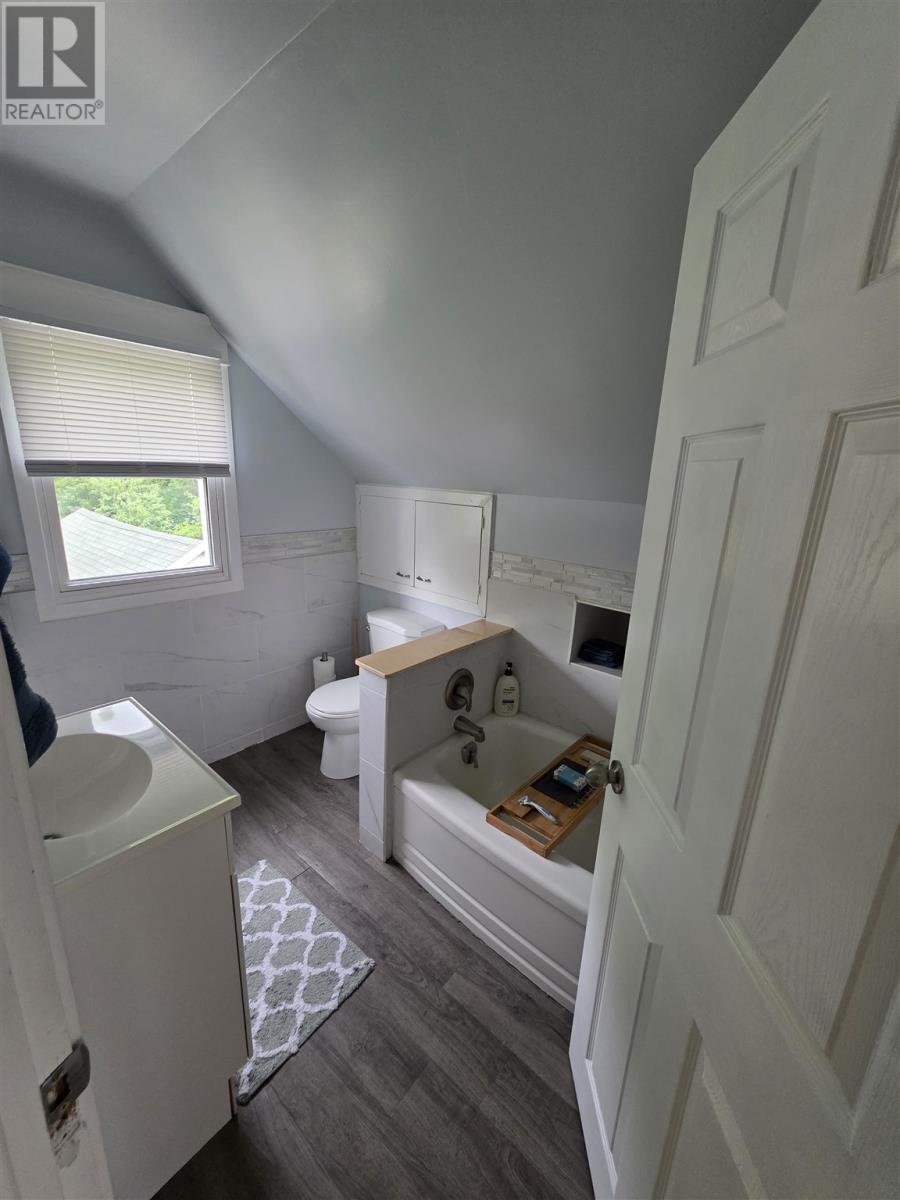 33 Hamilton Ave, Sault Ste. Marie, Ontario  P6B 1C7 - Photo 14 - SM261438