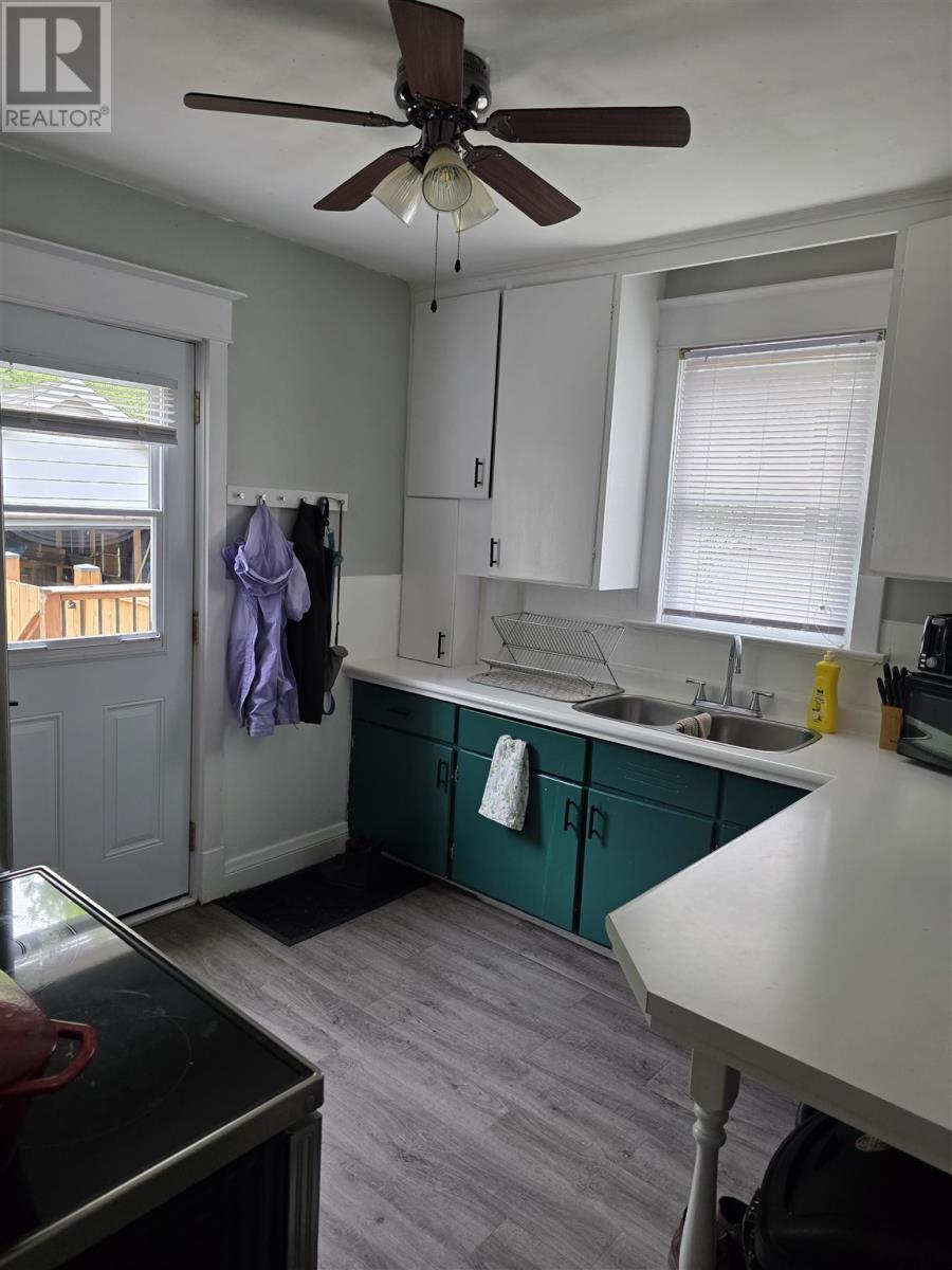 33 Hamilton Ave, Sault Ste. Marie, Ontario  P6B 1C7 - Photo 11 - SM261438