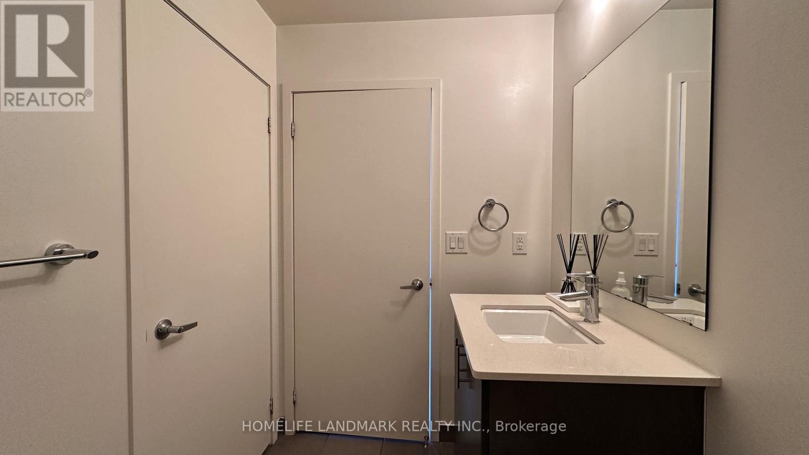910 - 365 Prince Of Wales Drive, Mississauga, Ontario  L5B 0G6 - Photo 11 - W13435410