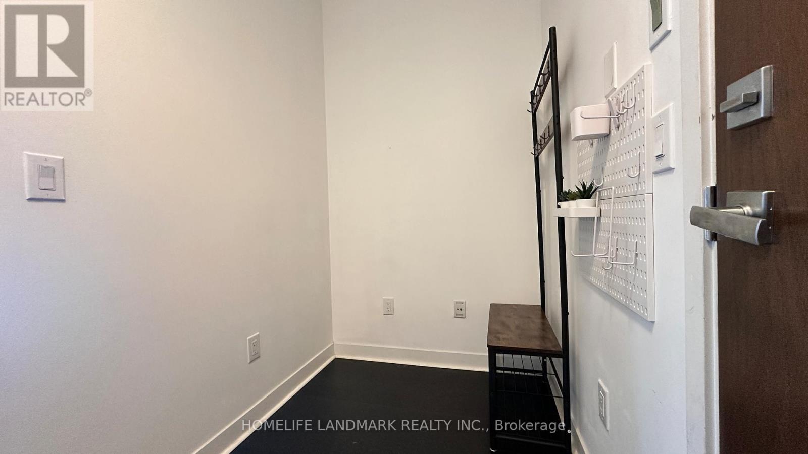 910 - 365 Prince Of Wales Drive, Mississauga, Ontario  L5B 0G6 - Photo 18 - W13435410