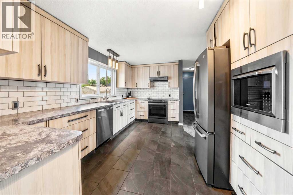 5111 Minto Street, Blackfalds, Alberta  T0M 0J0 - Photo 5 - A2320658