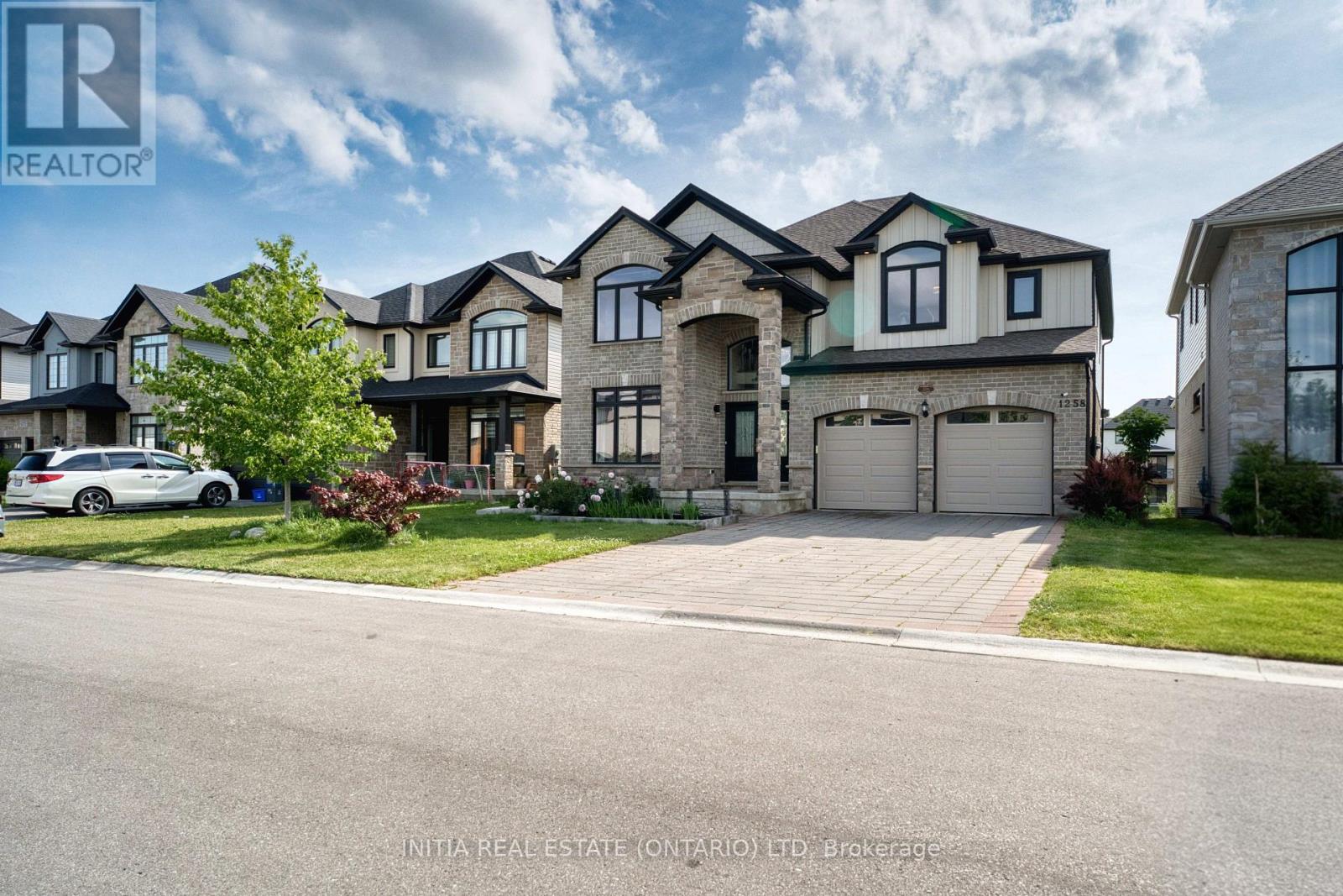 1258 SILVERFOX DRIVE, London North, Ontario