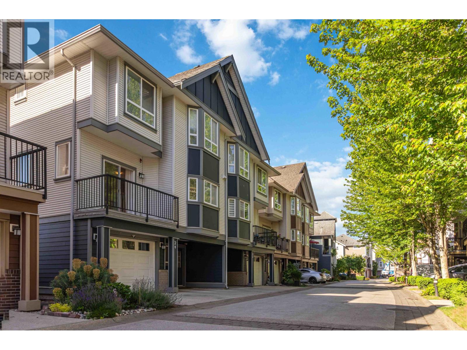 24 1211 Ewen Avenue, New Westminster, British Columbia  V3M 5E5 - Photo 2 - R3135100